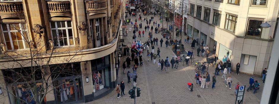 Mann in Wiesbadener Kirchgasse ins Gesicht geschlagen