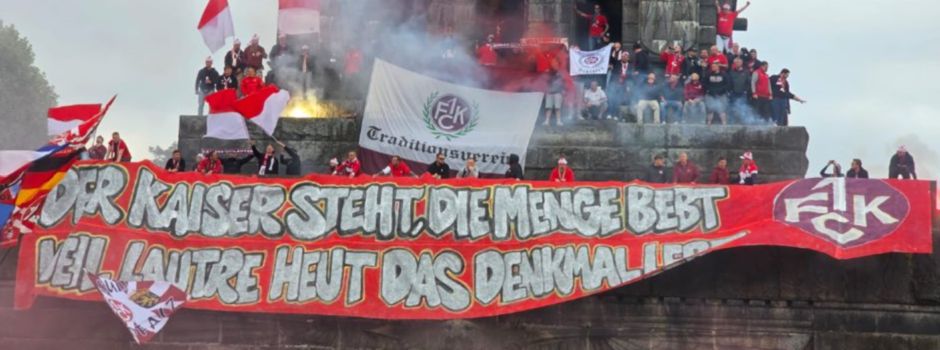 Fans des 1. FC Kaiserslautern belagern Deutsches Eck in Koblenz