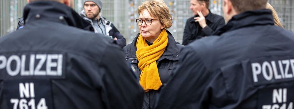 Landesministerin: DFB und DFL müssen für Sicherheit sorgen