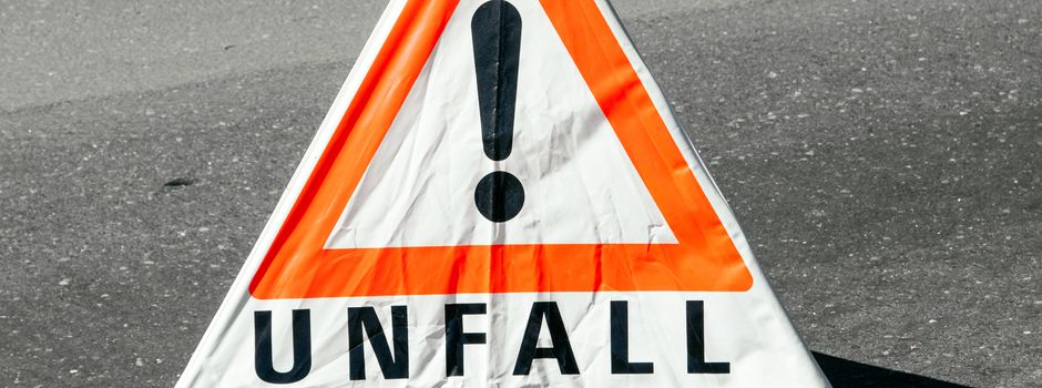 Gegen Grundstücksmauer geprallt