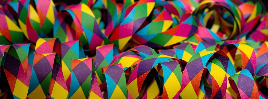 Weiberfasching in Niddatal: Krawatte ab für den Bürgermeister!