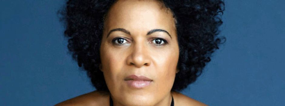 Mo Asumang: Mit Menschlichkeit gegen Hass und Rassismus