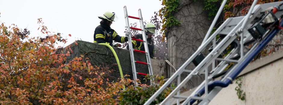 Großeinsatz der Feuerwehr am Brand: Mehrere Wohnungen evakuiert