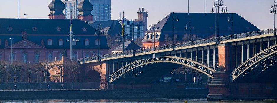 Theodor-Heuss-Brücke in Richtung Mainz voll gesperrt
