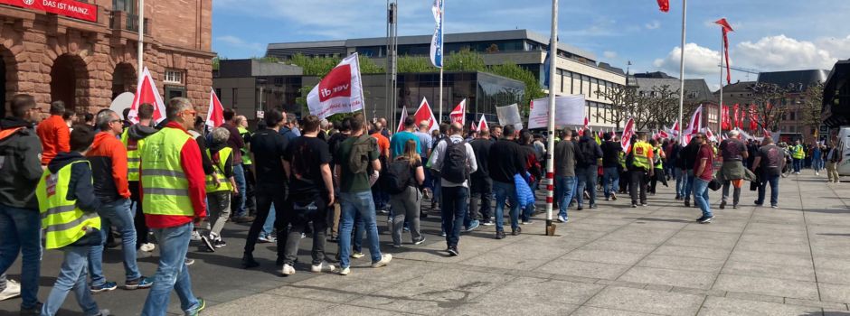 Über tausend Menschen demonstrieren in Mainzer Innenstadt