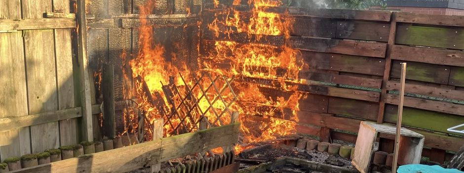 Brand an der Augustin-Wibbelt-Straße: Feuerwehr verhindert Ausbreitung