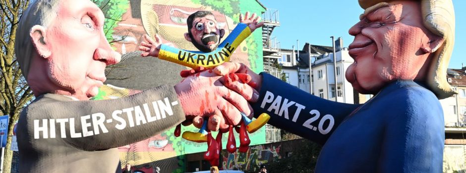 Karnevalszüge: Weidel mit Hakenkreuz und Trump unten ohne