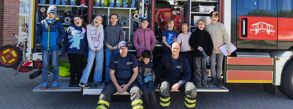 Die Kids Redaktion löscht Feuer