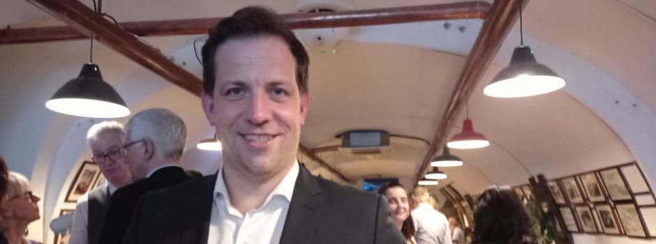 Nino Haase siegt deutlich – Stichwahl gegen Christian Viering