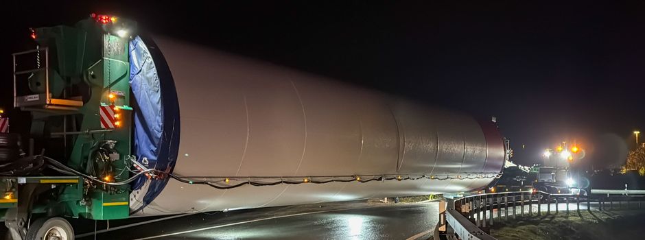 Schwertransporter steckt am Kreuz Mainz-Süd fest