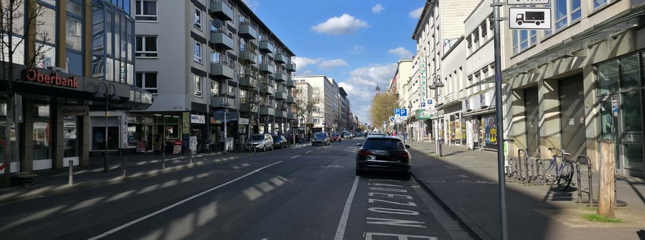 Lkw-Fahrer bremst Bus in Mainzer Altstadt aus: Zwei Fahrgäste verletzt