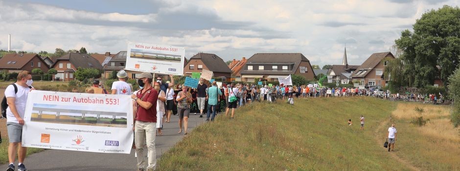 Protestmarsch zur möglichen Rheinquerung bei Lülsdorf