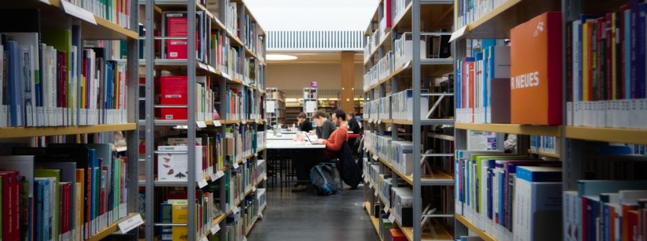 Öffnungszeiten in den Sommerferien der katholischen Bücherei Ilbenstadt