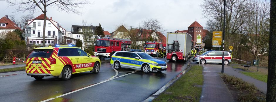 Tödlicher Verkehrsunfall: Mann unter Vorderachse eingeklemmt