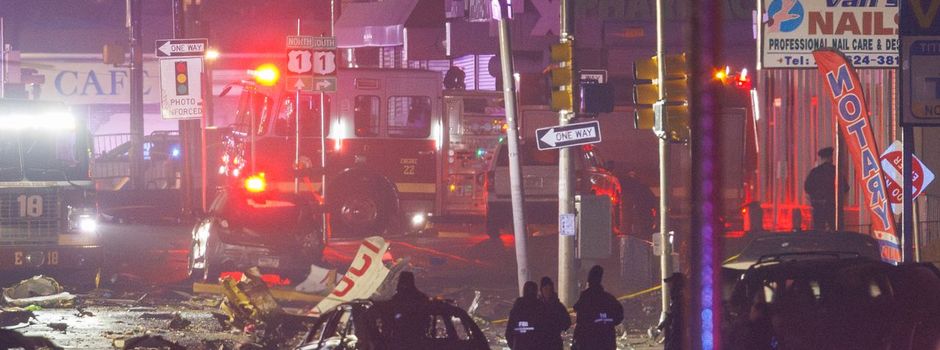 Jet stürzt in USA ab: Sieben Tote und viele Verletzte