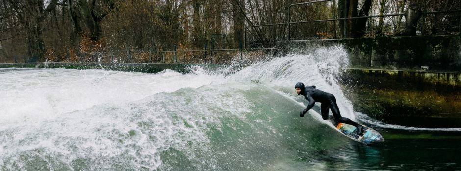 Ein Ende in Sicht: Surfwelle Augsburg startet mit Testbetrieb