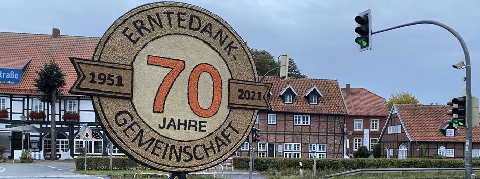 Erntedankgemeinschaft Clarholz-Sundern präsentiert Erntedankwagen in Clarholz