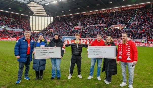 Mainz 05-Ultras spenden an Frauennotruf