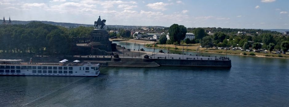 Großeinsatz in Koblenz: Person am Deutschen Eck aus dem Rhein gerettet