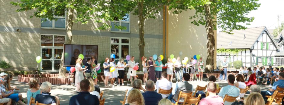 Beliebte Schulleiterin nach 18 Jahren verabschiedet