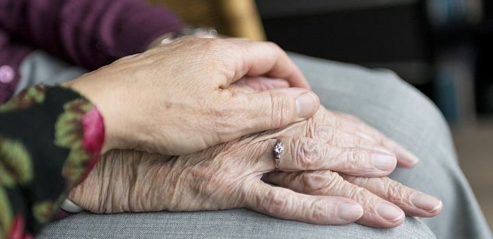 Enquete-Kommission „Demografischer Wandel“: Pflegende Angehörige benötigen Unterstützung von Arbeitgebern