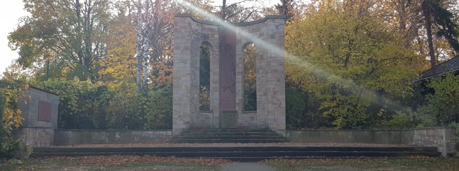 Gedenkstunde zum Volkstrauertag am Ehrenmal in Nierstein am 18. November