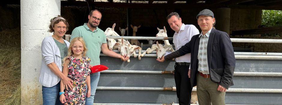 Frische Ziegenmilch direkt aus der Region: Neuer Milchziegenbetrieb in Oberesch