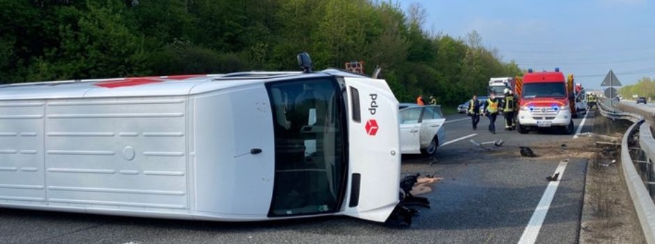 Lange Staus nach Unfall mit Transporter