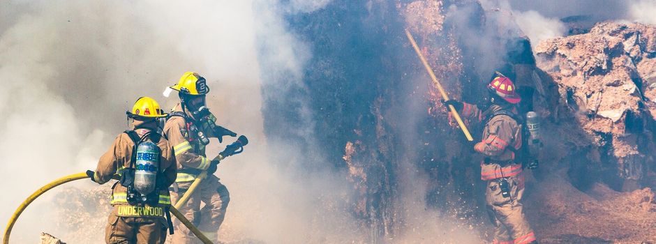 Bei Alzey: 175 Heuballen brennen ab