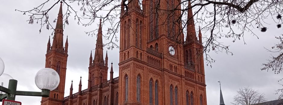 Welche Überraschung die Narren auf dem Wiesbadener Schlossplatz erwartet