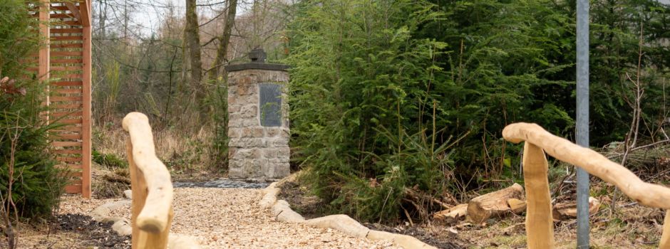Neuer Glanz für das Waldarbeiterdenkmal im Stadtwald