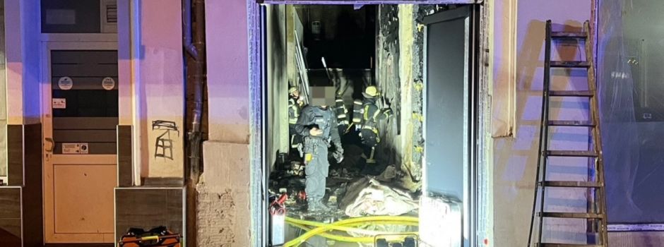 Wiesbadener Feuerwehrleute bei Einsatz verletzt – Decke fällt auf Feuerwehrmann