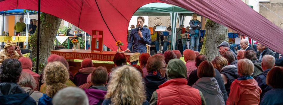 St. Johannis feiert im Kirchgarten
