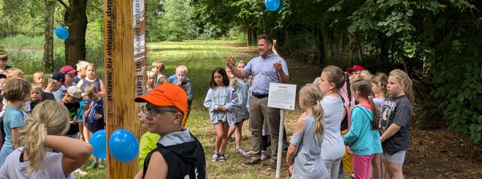 Einweihung eines Friedenspfahls in Garwitz