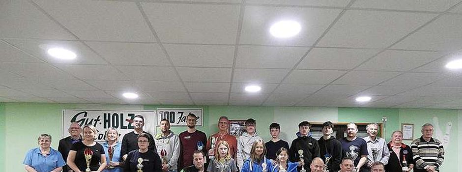 Jugendfeuerwehr kegelt DLRG vom Thron