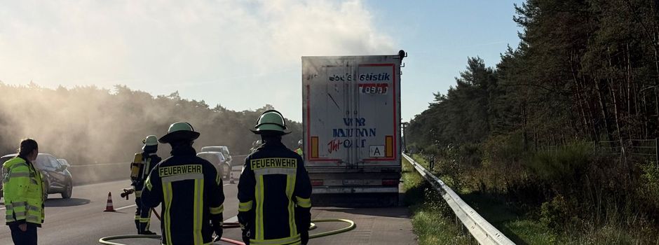 Rauchentwicklung an Müll-Lkw auf der Autobahn 7