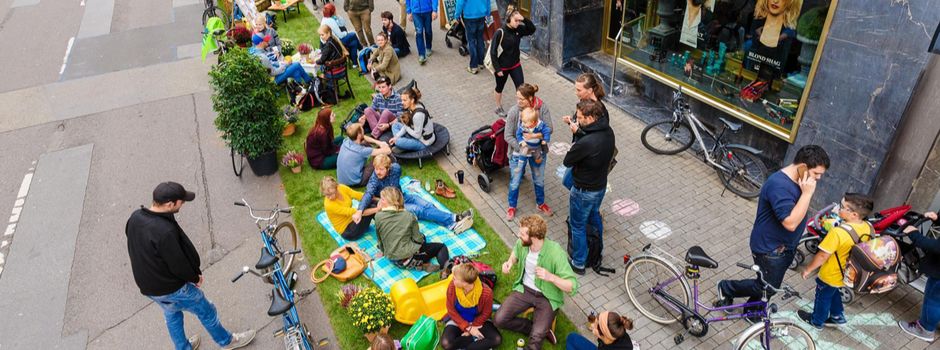 „Park(ing) Day“: Wenn aus Parkplätzen Erholungszonen werden