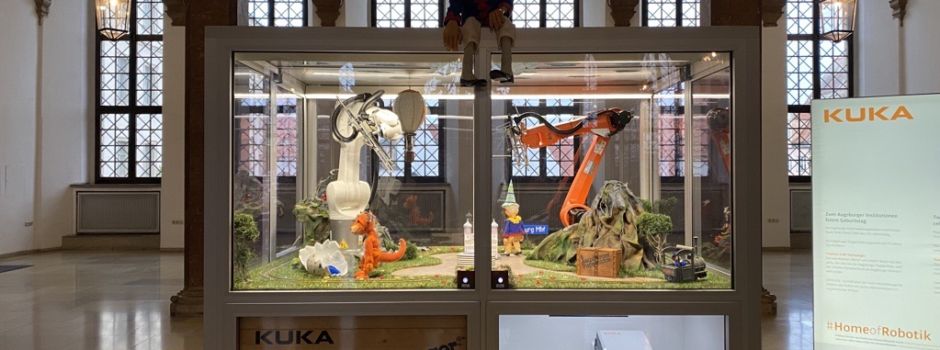KUKA und Augsburger Puppenkiste: Besonderes Marionettenspiel im Rathaus