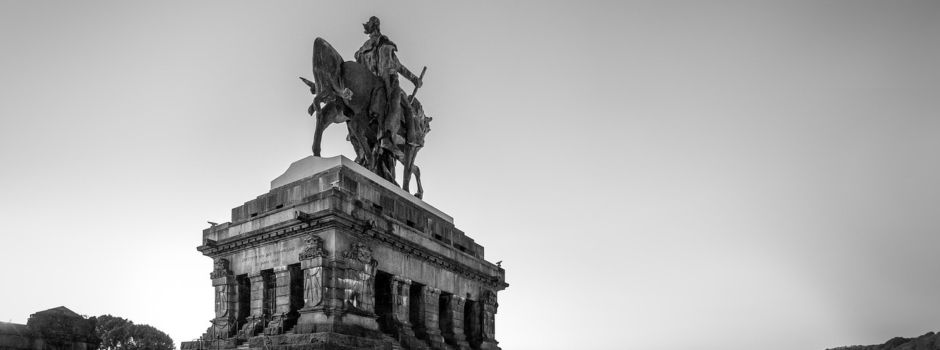 Fieser Trick am Koblenzer Busbahnhof: Diebe klauen Handtasche