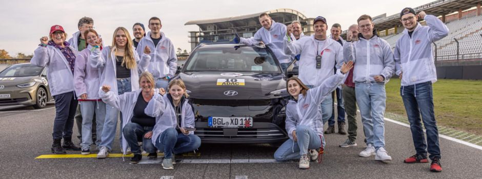 Team Otto Kosmalla sammelt Rennerfahrungen bei der ADAC e-competition und fährt schnellste Runde