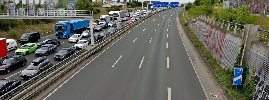 Stau wegen Unfall auf A60 bei Mainz