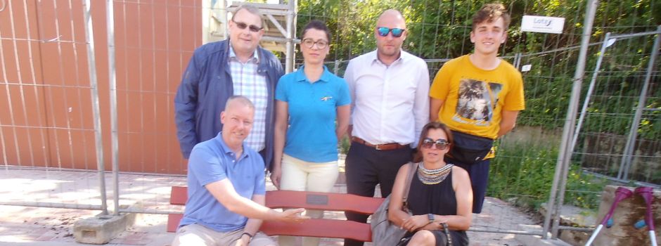 Gestiftete Bank an der Eisdiele Morano in Nierstein