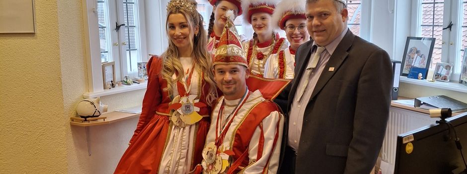 Prinzenpaar zu Besuch im Neustädter Rathaus