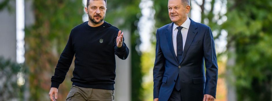 Selenskyj drängt auf Militärhilfe - 900 Bomben gezählt