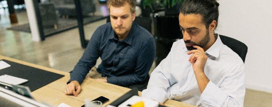 Augsburger Startup startet beeindruckende Maskenproduktion