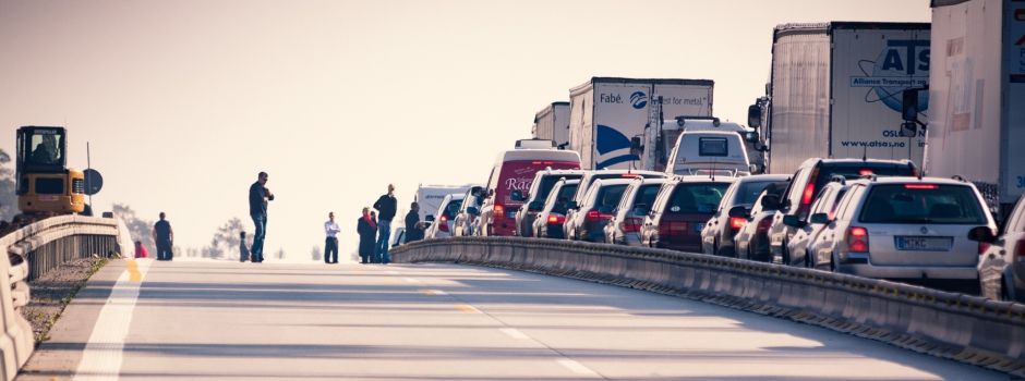 Verkehrsbehinderungen nach Unfall auf A66 bei Wiesbaden