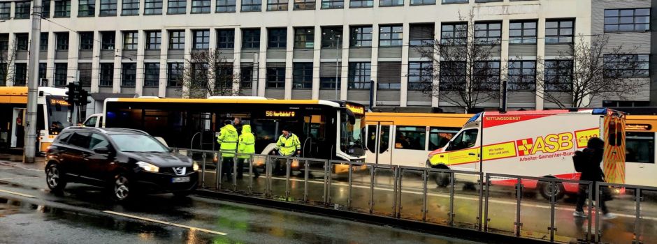 Kind gerät am Mainzer Hauptbahnhof vor Bus