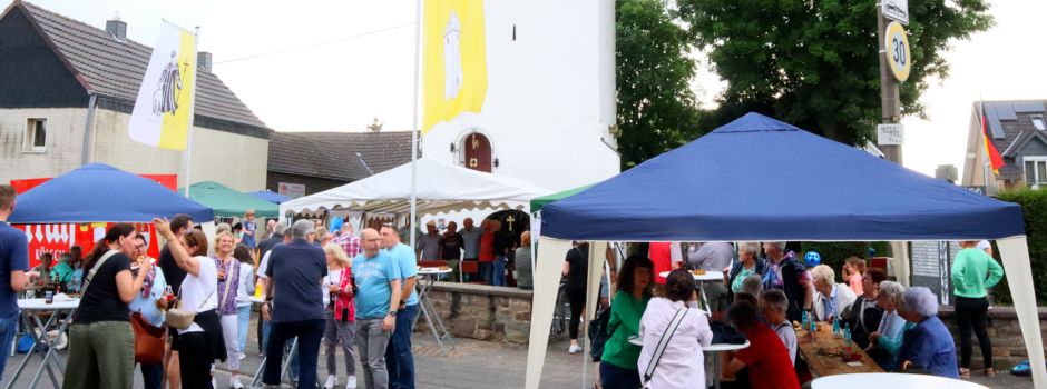 Kumm los mer singe…: Lieder- um Mitsingabend am Alten Turm in Ranzel