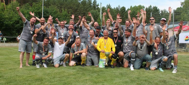 'Alte Herren' holen Pokalsieg!