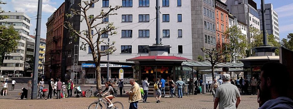 Große Blutlache nach Schlägerei in der Bahnhofstraße